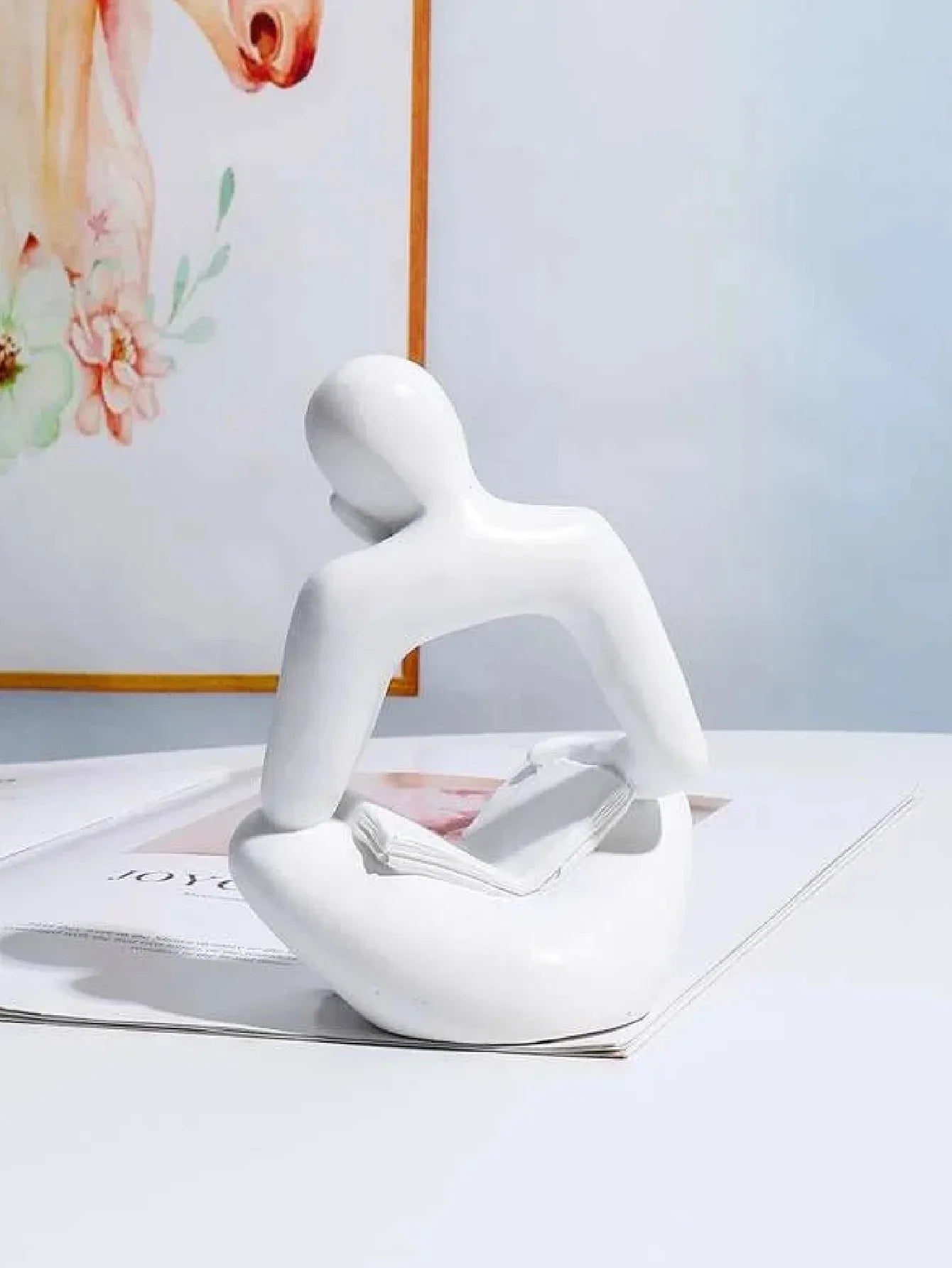 Modern Abstract Bookend – Creative Decor for Bookshelves & Cabinets