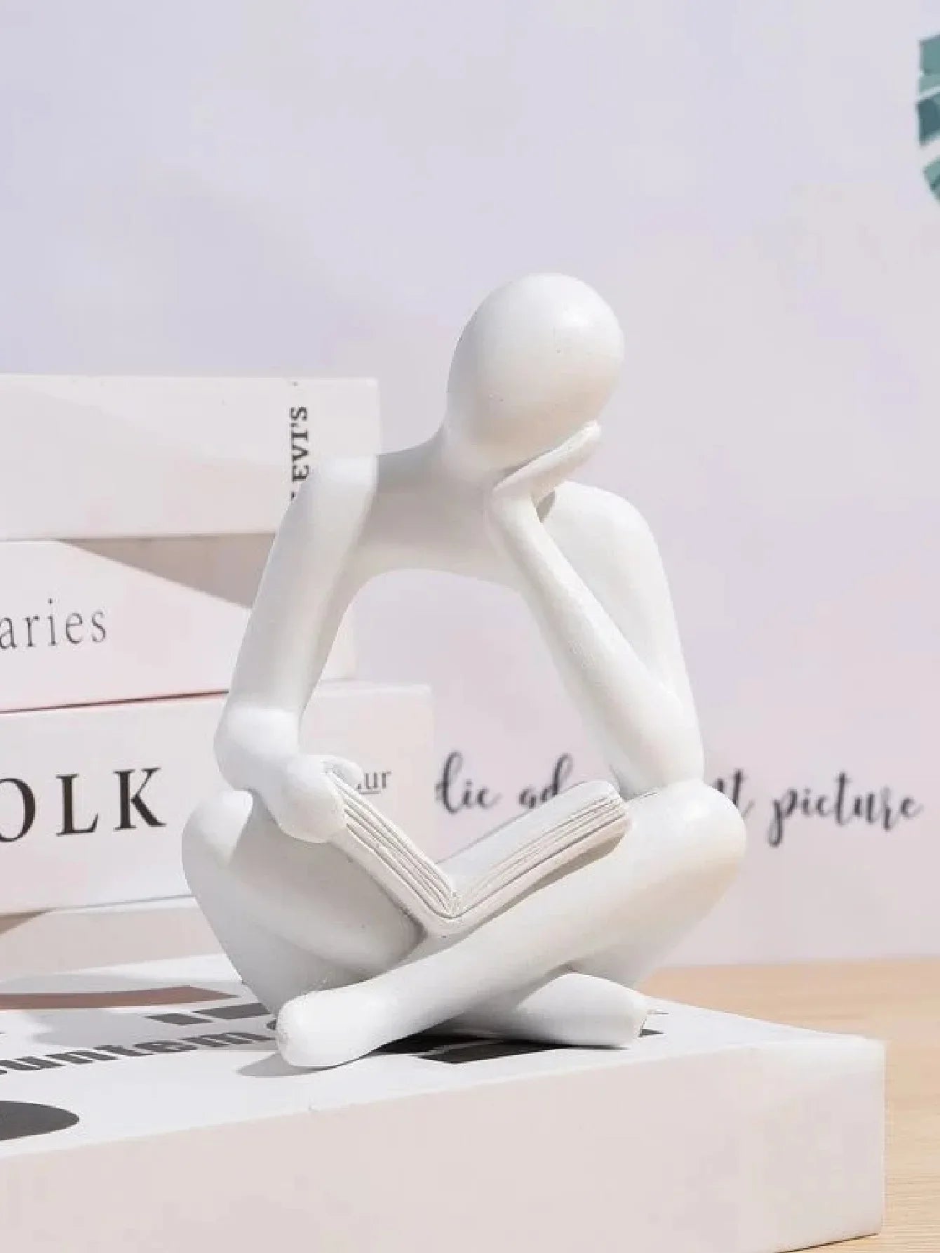 Modern Abstract Bookend – Creative Decor for Bookshelves & Cabinets