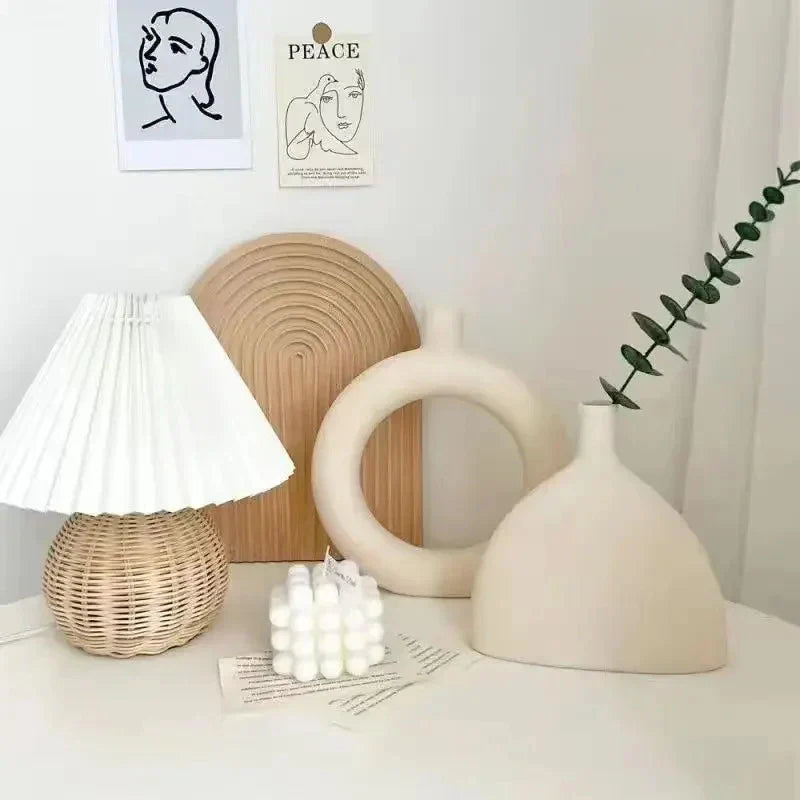 Modern Ceramic Vase – Bedroom Desktop Decor & Photography Background Ornament