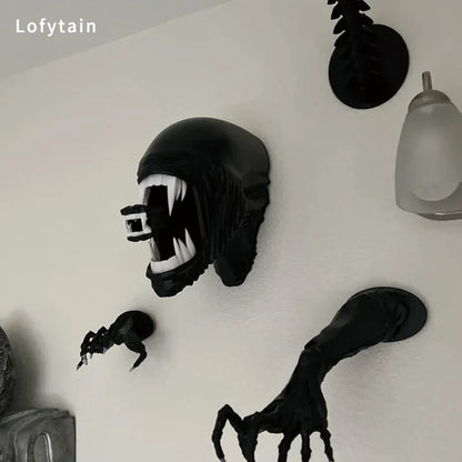 Alien Xenomorph Wall Sculpture – Sci-Fi Horror Decor & Halloween Prop