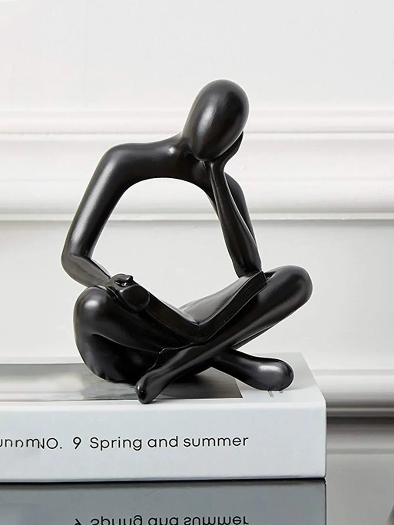 Modern Abstract Bookend – Creative Decor for Bookshelves & Cabinets